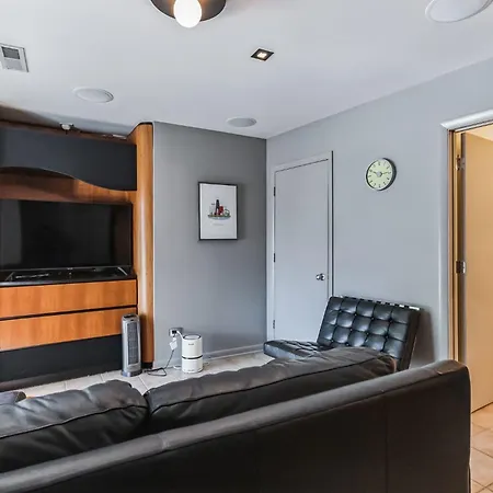 Family-friendly South Loop Escape Holiday home Chicago