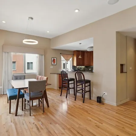 Holiday home Family-friendly South Loop Escape