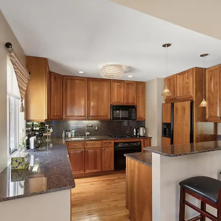 Family-friendly South Loop Escape Chicago