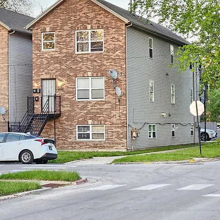 Titi's Southside Abode Apartment *