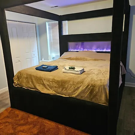Titi's Southside Abode Apartment