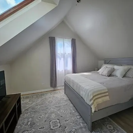 Apartment Chic Loft In The Southport Corridor *