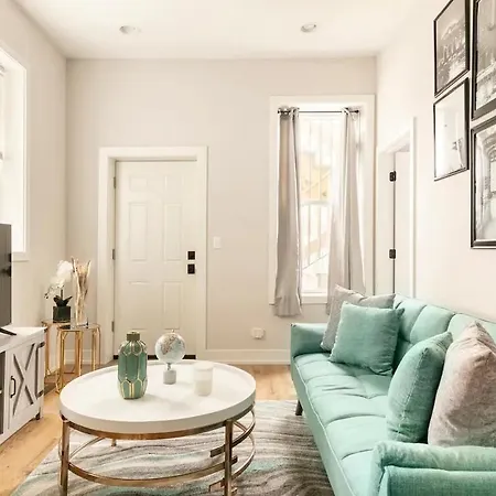 Chic Fully Furnished Apartment Chicago