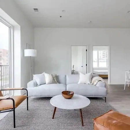 Modern In Pilsen Private With Share Livingroom Homestay Chicago