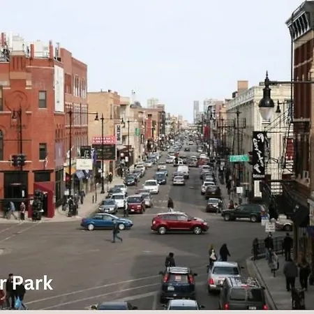 Modern Wicker Park Close To Shops & Dining * Chicago