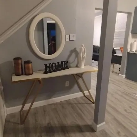 Roscoe Village Cosy Duplex 3 Bed&2bath & Bonus Space Sleeps 6 Apartment *
