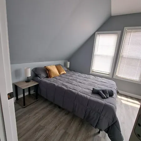 Apartment Roscoe Village Cosy Duplex 3 Bed&2bath & Bonus Space Sleeps 6 *