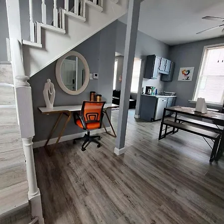 Roscoe Village Cosy Duplex 3 Bed&2bath & Bonus Space Sleeps 6 * Chicago