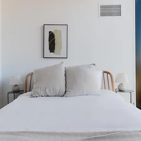 Blueground Medical District 3bd Chi-1112 Apartment Chicago