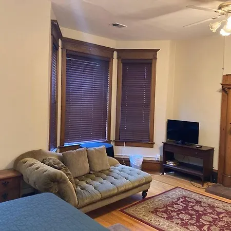 Bed & Breakfast Large With King Bed In The Lakeview - 3a Chicago
