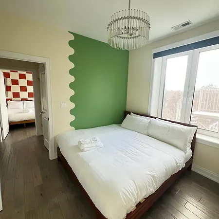 Designer 1 Free Parking Apartment Chicago