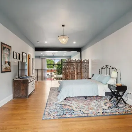Luxury On North Halsted Apartment Chicago
