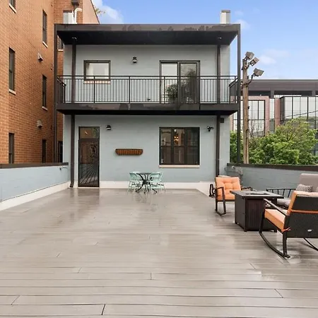 Luxury On North Halsted *