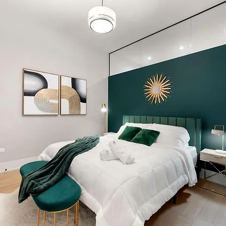 Apartment Chic 2br 2ba With Balcony - River North *