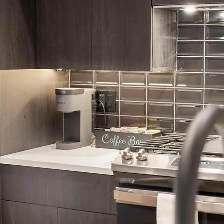 Chic 2br 2ba With Balcony - River North * Chicago