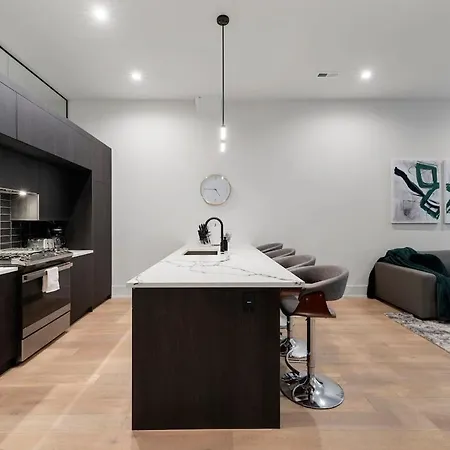 Chic 2br 2ba With Balcony - River North