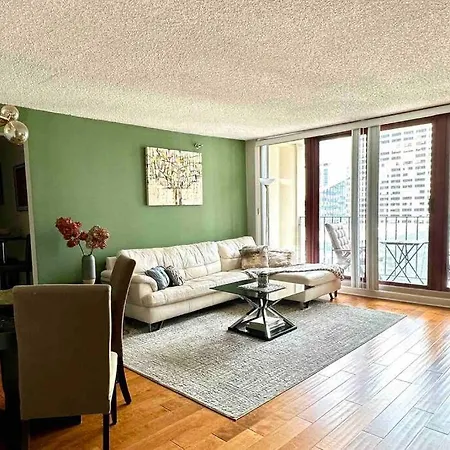 Premium Downtown Location! Riverwalk & Magnificent Mile Chicago