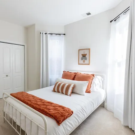 Uptown Bright & Modern - Steps To Lake, Train, Amazing Food & Free Parking Chicago
