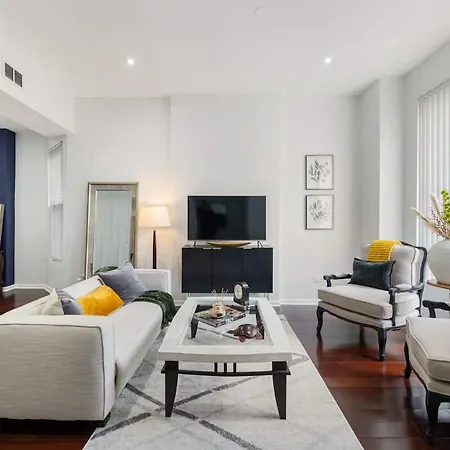 Chic And Cozy 3-bed Escape In Apartment *