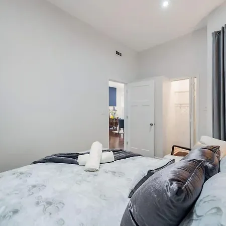 Chic And Cozy 3-bed Escape In Chicago