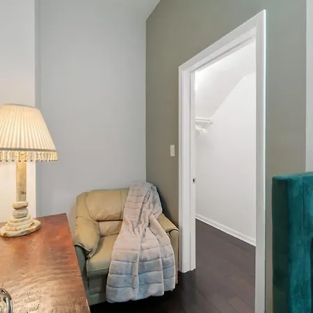 Chic And Cozy 3-bed Escape In Apartment *