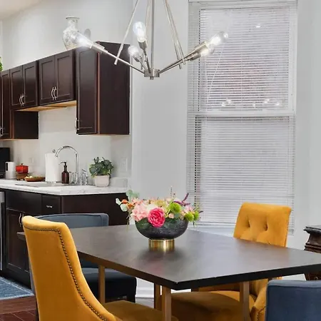 Apartment Chic And Cozy 3-bed Escape In Chicago
