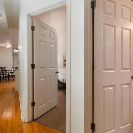 Apartment Wicker Park 2br Near Milwaukee Ave *