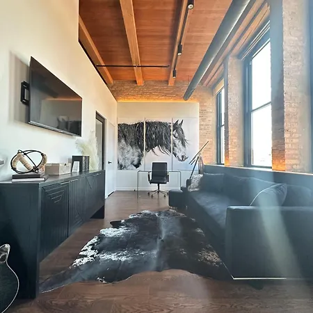 Luxury Executive Penthouse Loft *