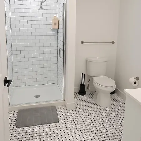Smart Simple And Spacious 4br State 203 * Chicago
