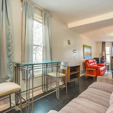 Holiday home 2 Mi To Red Line: Near Sherman Park Chicago