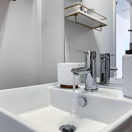 South Loop Rooftop With In & Out Parking 1 Apartment Chicago