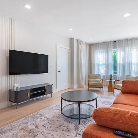 Modern 2br With Free Parking In Avondale *