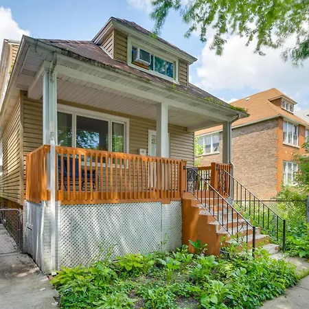 Apartment 2 Mi To Rainbow Park: South Side Charmer! Chicago