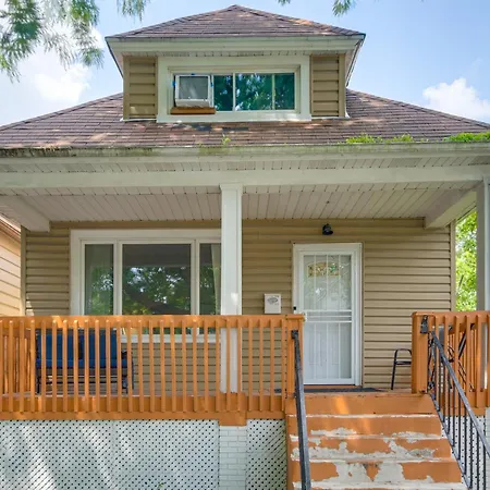 Apartment 2 Mi To Rainbow Park: South Side Charmer!
