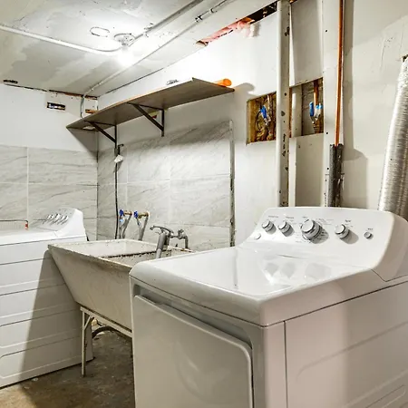Apartment 2 Mi To Rainbow Park: South Side Charmer! Chicago