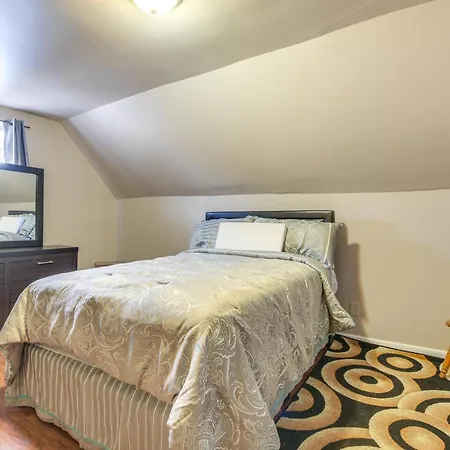 Holiday home 2 Mi To Red Line: Near Sherman Park