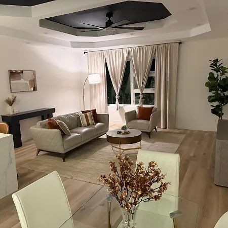 Spacious 3bdr Luxury Penthouse Apartment *