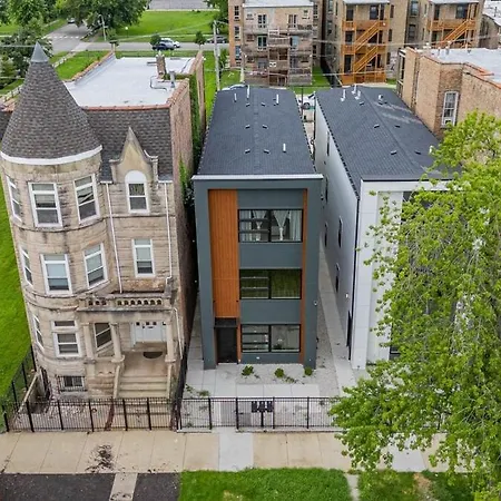 Spacious 3bdr Luxury Penthouse Apartment Chicago