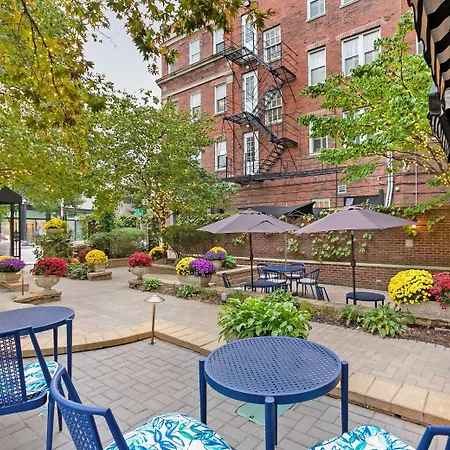 Western Hawthorne Terrace Hotel
