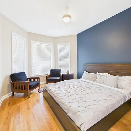 6 Min Walk To Wrigley King Bed And Parking Chicago