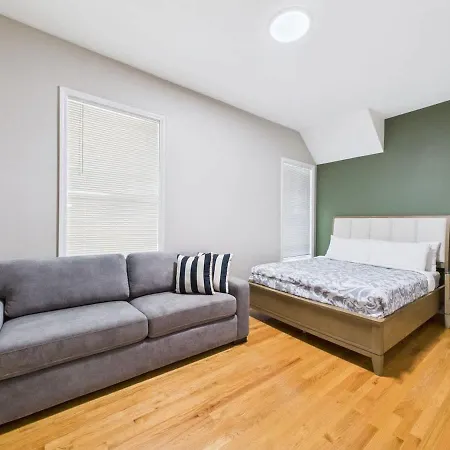 6 Min Walk To Wrigley King Bed And Parking Chicago