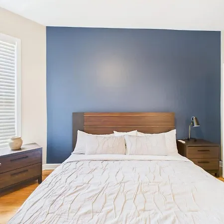 6 Min Walk To Wrigley King Bed And Parking Chicago
