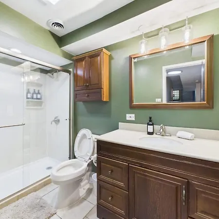 Apartment 6 Min Walk To Wrigley King Bed And Parking