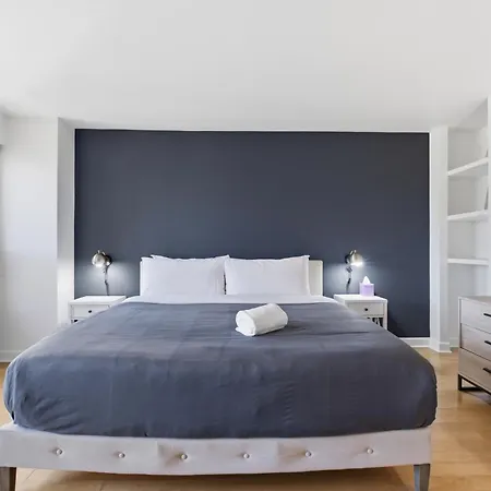 Apartment 2bd River North Million Dollar Views! Parking Incl Chicago