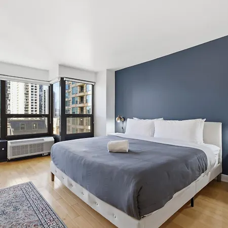 Apartment 2bd River North Million Dollar Views! Parking Incl *
