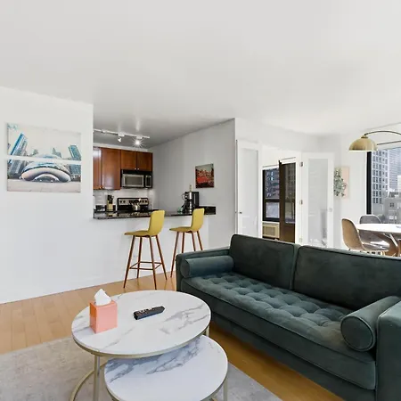 2bd River North Million Dollar Views! Parking Incl *