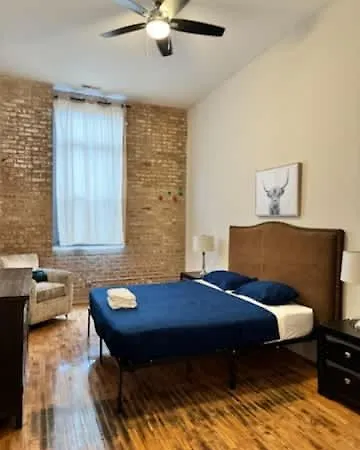 Apartment 4 Bedroom Sleeps 20 People