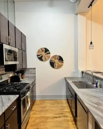 Apartment 4 Bedroom Sleeps 20 People *