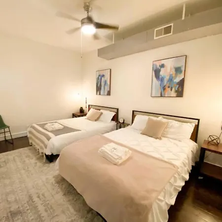 Mccormick 3br Spacious Unit, Optional Parking With Ping-pong Apartment Chicago