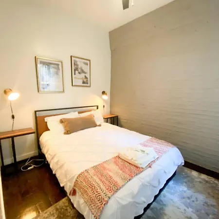 Mccormick 3br Spacious Unit, Optional Parking With Ping-pong * Chicago